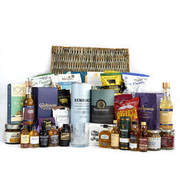 Whisky, Cocktail, & Nibbles Luxury Hamper