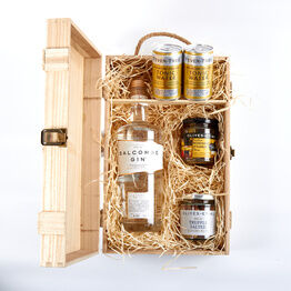 Salcombe Gin Start Point & Luxury Nibbles Wooden Gift Box Set