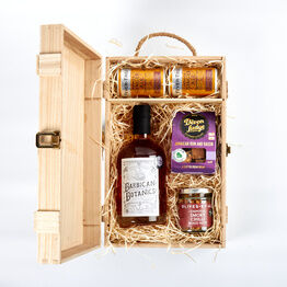 Barbican Botanics Spiced Rum & Luxury Nibbles Wooden Gift Box Set