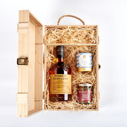 Monkey Shoulder Whisky & Luxury Nibbles Wooden Gift Box Set