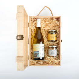 Kraal Bay Chenin Blanc White Wine & Nibbles Wooden Gift Box
