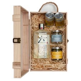 Roku Japanese Craft Gin & Luxury Nibbles Wooden Gift Box Set