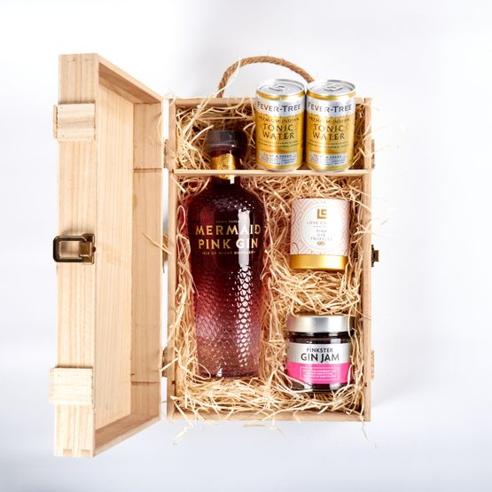 Mermaid Pink Gin &amp; Luxury Nibbles Wooden Gift Box Set