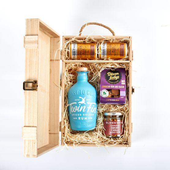 Twin Fin Spiced Golden Rum &amp; Luxury Nibbles Wooden Gift Box Set