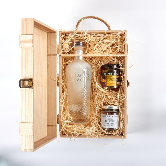 Mermaid Salt Vodka &amp; Luxury Nibbles Wooden Gift Box Set