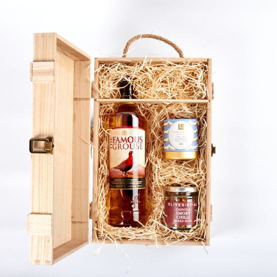 Famous Grouse Whisky &amp; Luxury Nibbles Wooden Gift Box Set