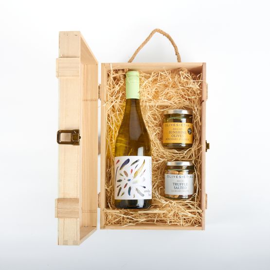 Aroha Bay New Zealand Sauvignon Blanc White Wine &amp; Nibbles Wooden Gift Box