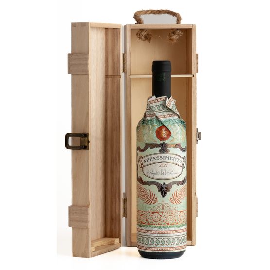 Casa Vinicola Botter Appassimento di Puglia Red Wine in Wooden Presentation Box