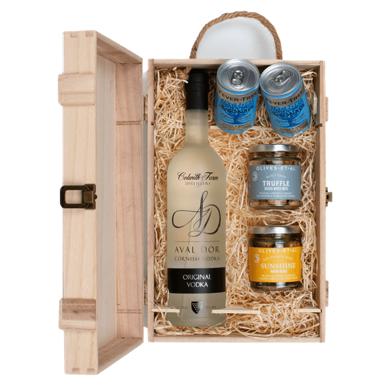Aval Dor Vodka &amp; Luxury Nibbles Wooden Gift Box Set