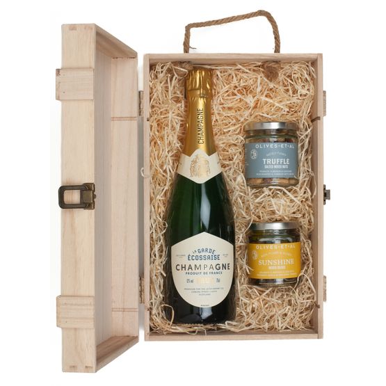 La Garde Ecossaise - Champagne &amp; Luxury Nibbles Wooden Gift Box Set