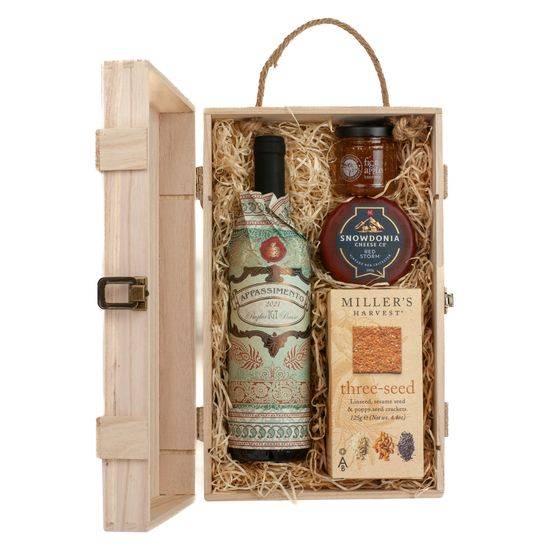 Appassimento di Puglia Red Wine &amp; Cheese Gift Box