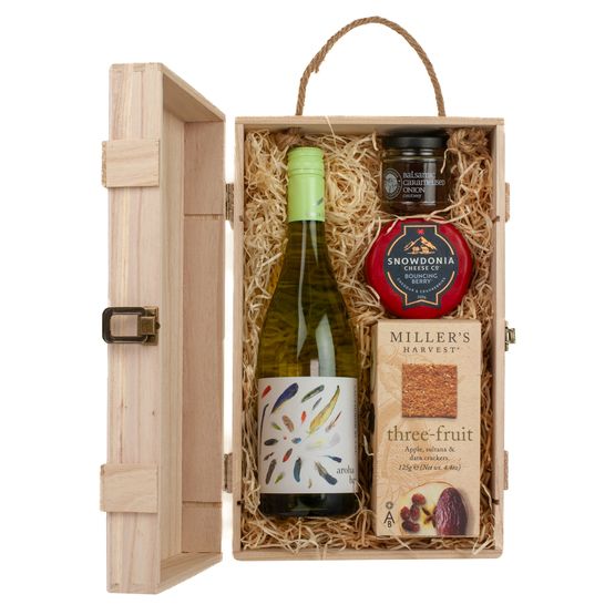 Aroha Bay Sauvignon Blanc White Wine &amp; Cheese Gift Box