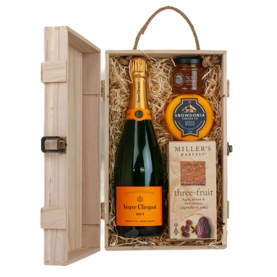 Veuve Clicquot Champagne &amp; Cheese Gift Box