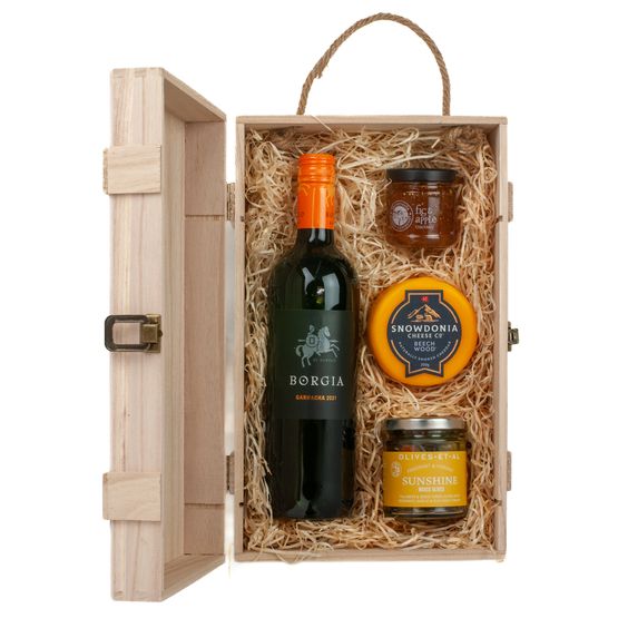 Bodegas Borsao Garnacha Red Wine, Olives, Cheese &amp; Chutney Gift Box