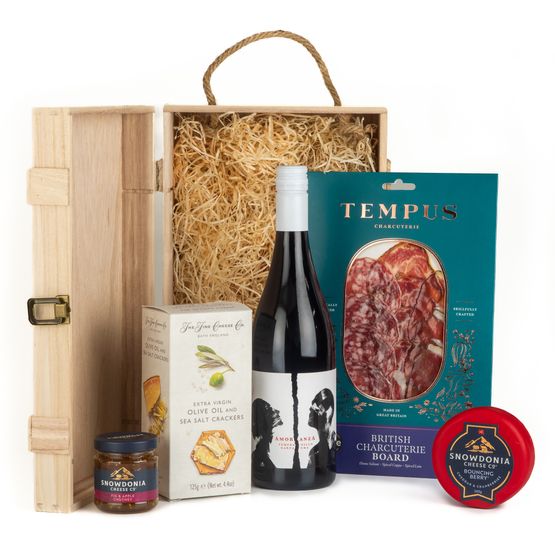 The Amoranza Tempranillo Red Wine &amp; Cheese Gift Box
