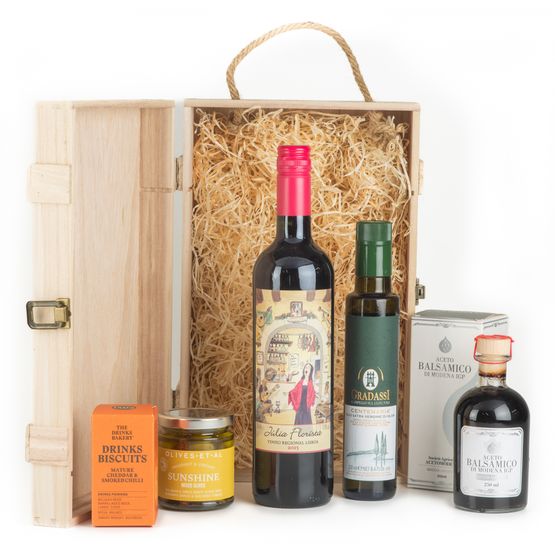Spanish Wine, Olive Oil, Cheese &amp; Nibbles Hamper